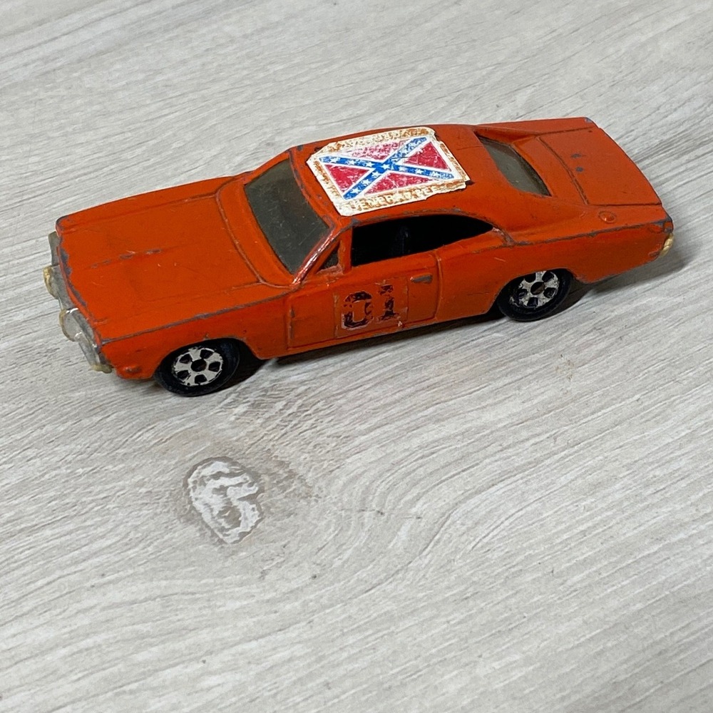 Vintage 1981 Ertl Dukes of Hazzard General Lee 1969 Dodge Charger Diecast 1/64